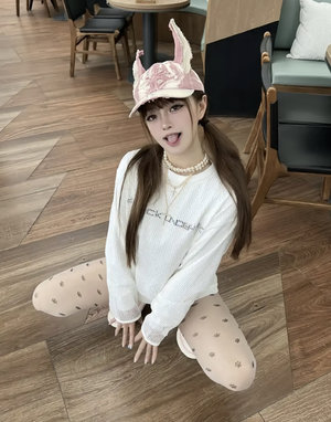 年长妇女温柔互动方式