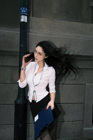 丝袜熟女足交